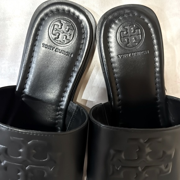 Tory Burch Toe Ring Flat Sandal. EUC Size 7M - Picture 5 of 6